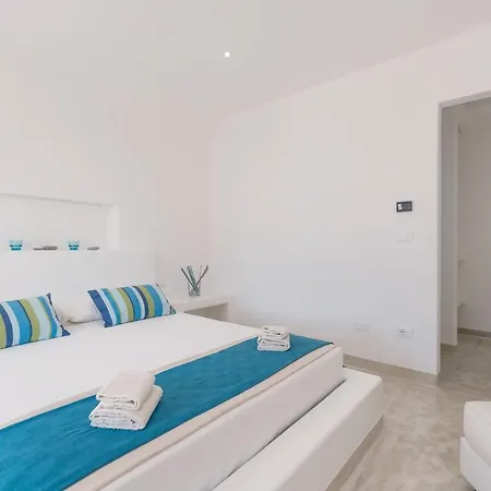 Niraclo By Raro Вилла Каровиньо